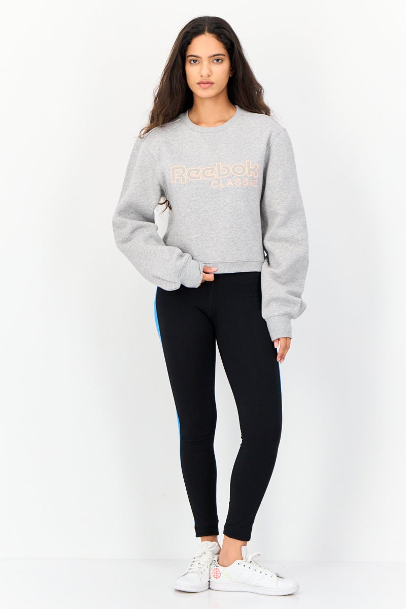 Reebok ملابس رياضية نسائية بتصميم مناسب بشعار مطرز بأكمام طويلة سويت شيرت خارجي، رمادي - Image 4